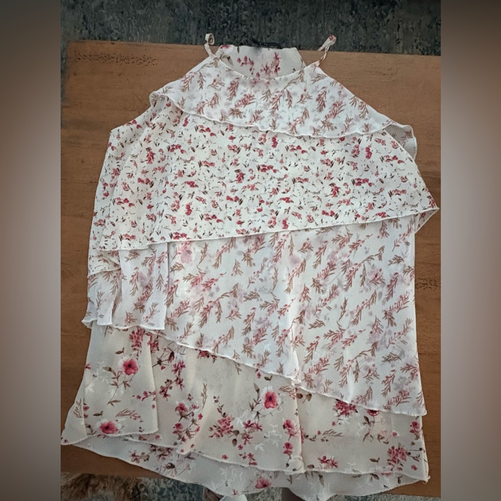 Feminine, Flattering Lovely Blouse. Cream and Pink Floral styles with layers.